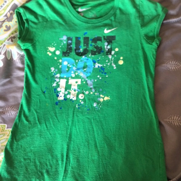 Girls Nike shirts - Picture 6 of 6